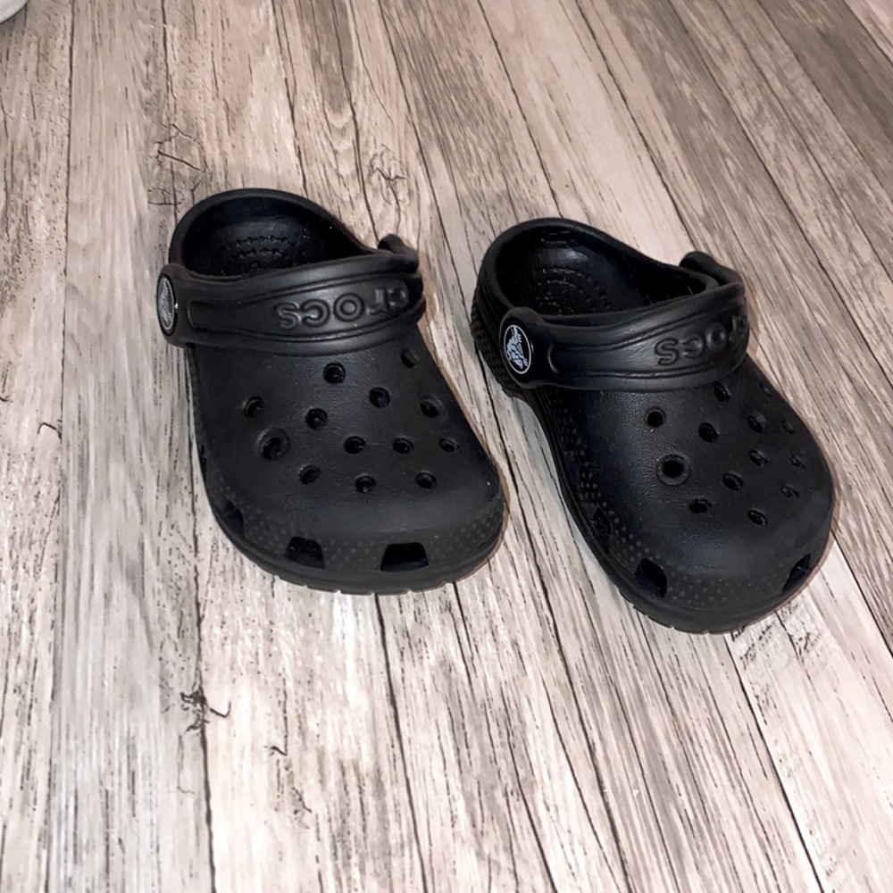 Black Crocs toddler size 5